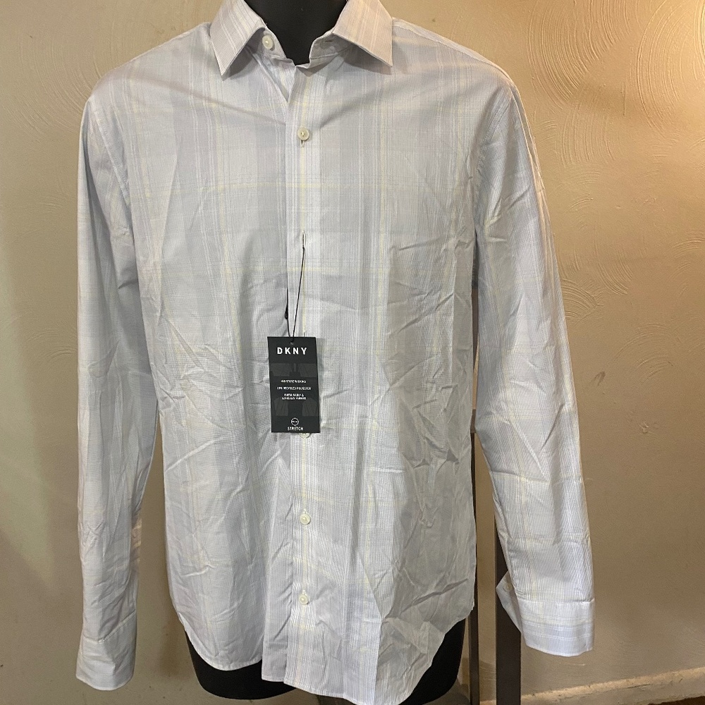 DKNY size SMALL mens Dress Shirt NWT long sleeve light blue